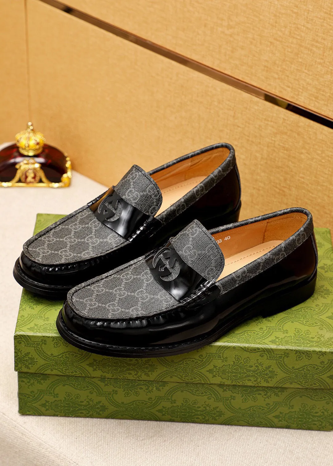 Men's shoes 💰480 💐 Product trademark: GUCCI "Gucci" casual leather shoes Regular size: 38-44 (45🉑️customized) Product materials: Selected imported first-layer open-edge beaded cowhide leather upper + luxury hardware buckle, imported water-dyed cowhide leather lining. Strong three-dimensional visual effect, combined outsole Color: 3⃣️colors available